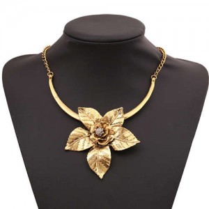 Flower Pendant Romantic Style Short Costume Necklace - Vintage Copper