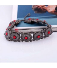 Artificial Turquoise Embellished Vintage Floral Pattern Short Women Necklace - Gray