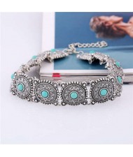 Artificial Turquoise Embellished Vintage Floral Pattern Short Women Necklace - Silver