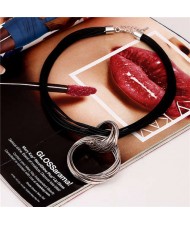 Graceful Hoop Pendant Short Rope Costume Necklace - Silver