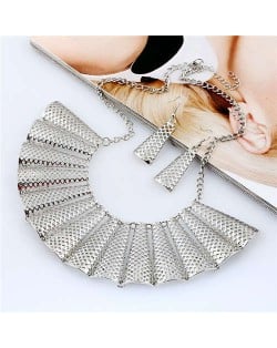 Hollow Fan-shape Metallic Women Bib Necklace and Earrings Set - Silver