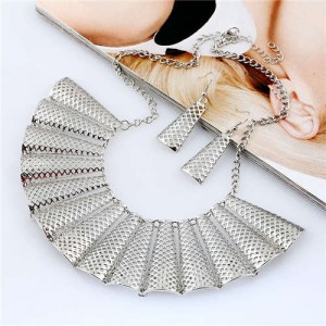 Hollow Fan-shape Metallic Women Bib Necklace and Earrings Set - Silver