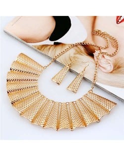 Hollow Fan-shape Metallic Women Bib Necklace and Earrings Set - Golden