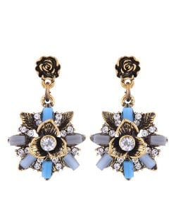 Rhinestone Decorated Vintage Flower Design High Fashion Women Earrings - Golden