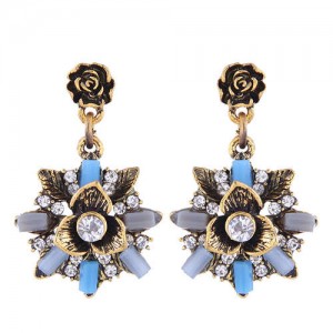 Rhinestone Decorated Vintage Flower Design High Fashion Women Earrings - Golden