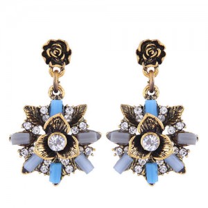 Rhinestone Decorated Vintage Flower Design High Fashion Women Earrings - Golden