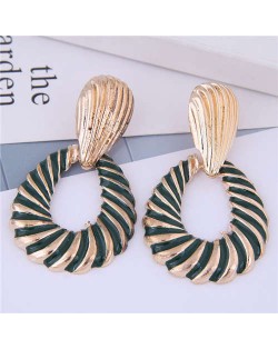Seashell Pattern Hollow Waterdrop Design High Fashion Women Earrings - Green