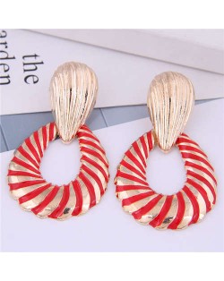 Seashell Pattern Hollow Waterdrop Design High Fashion Women Earrings - Red