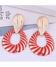 Seashell Pattern Hollow Waterdrop Design High Fashion Women Earrings - Red