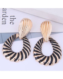 Seashell Pattern Hollow Waterdrop Design High Fashion Women Earrings - Black
