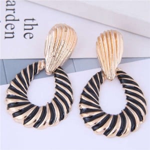 Seashell Pattern Hollow Waterdrop Design High Fashion Women Earrings - Black