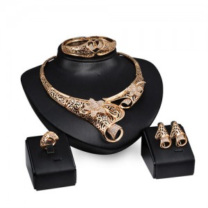 Elegant Flowers Bold Design Golden Alloy 4pcs Jewelry Set