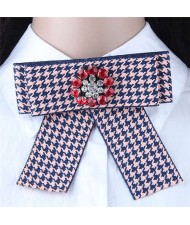 Rhinestone Flower Decorated Tartan Pattern Cloth Fashion Women Brooch