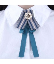 Artificial Pearl Flower Decorated Cloth High Fashion Women Brooch - Blue