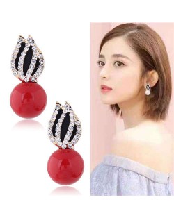Rhinestone Embellished Artificial Pearl Tulip Design Women Alloy Earrings - Red
