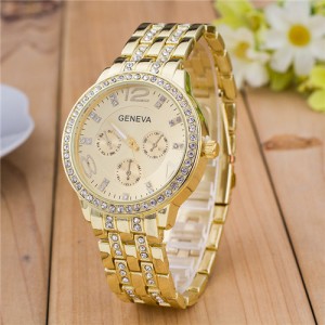 Rhinestone Decorated Roman Numeral Index Design Golden High Fashion Women Wrist Watch
