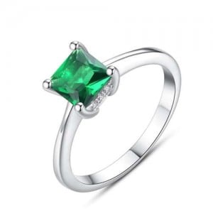 Emerald Inlaid Four Claws Classic Design 925 Sterling Silver Women Ring