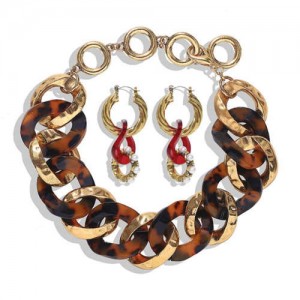 Creative Chain Design Cool Fashion Bold Alloy Women Statement Necklace and Earrings Set - Red