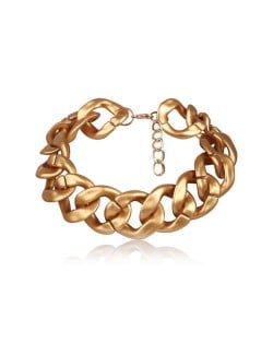 Golden Bold Chain Punk High Fashion Women Short Costume Alloy Necklace
