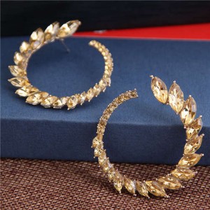 Rhinestone Shining Floral Hoop Design Women Fashion Alloy Earrings - Champagne