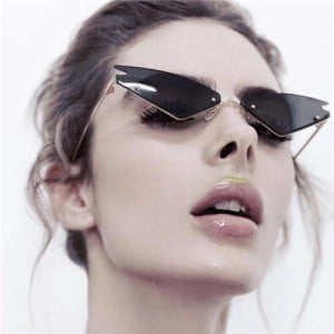 7 Colors Available Triangle Shape Cat Eye Design High Fashion Women Sunglasses