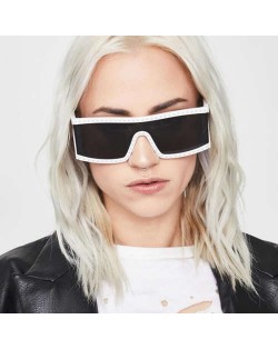 8 Colors Available Rivets Decorated Bold Style Punk Fashion Design Sunglasses