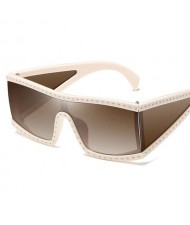 8 Colors Available Rivets Decorated Bold Style Punk Fashion Design Sunglasses