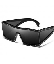 8 Colors Available Rivets Decorated Bold Style Punk Fashion Design Sunglasses