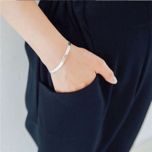 Simple Fashion Design White Copper Chain Women Bracelet