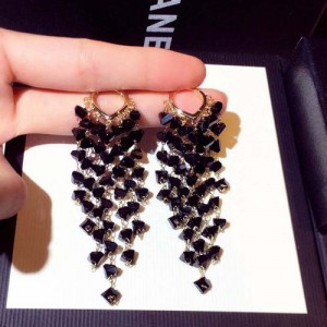 Delicate Grapes Cluster Design Handmade Women Alloy Fashion Earrings - Black
