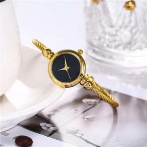 Vintage Golden Unique Black Index Design Women Slim Fashion Bracelet Watch