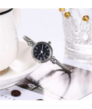 Vintage Silver Roman Numerals Black Index Design Women Slim Fashion Bracelet Watch
