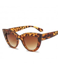10 Colors Available Vintage Cat Eye Style Summer Fashion Women Sunglasses
