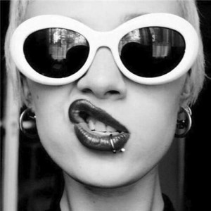 5 Colors Available Vintage Punk Fashion KOL Choice Sunglasses