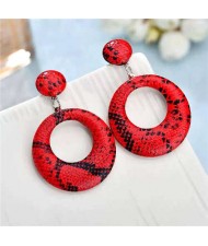Snake Skin Texture High Fashion Big Hoop Design Women Costume Earrings - Red