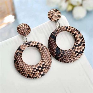 Snake Skin Texture High Fashion Big Hoop Design Women Costume Earrings - Pink