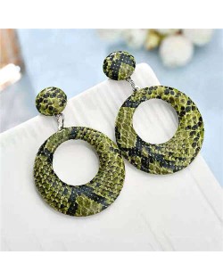 Snake Skin Texture High Fashion Big Hoop Design Women Costume Earrings - Green