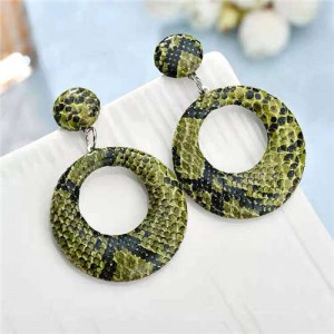 Snake Skin Texture High Fashion Big Hoop Design Women Costume Earrings - Green