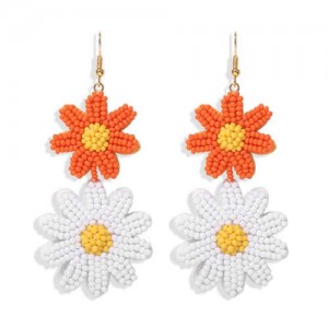 Mini Beads Dangling Dual Daisy Design High Fashion Women Shoulder-duster Earrings - Orange and White