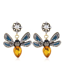 Rhinestone Inlaid Shining Bee Design Vintage Fashion Women Alloy Stud Earrings - Yellow