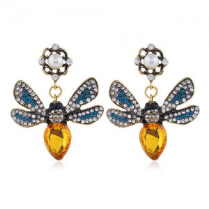 Rhinestone Inlaid Shining Bee Design Vintage Fashion Women Alloy Stud Earrings - Yellow