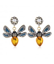 Rhinestone Inlaid Shining Bee Design Vintage Fashion Women Alloy Stud Earrings - Yellow