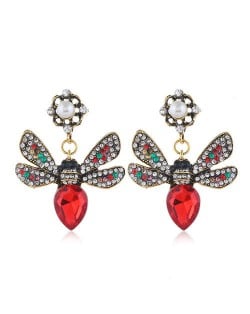 Rhinestone Inlaid Shining Bee Design Vintage Fashion Women Alloy Stud Earrings - Red