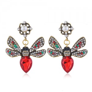 Rhinestone Inlaid Shining Bee Design Vintage Fashion Women Alloy Stud Earrings - Red