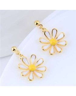 Golden Daisy Dangling Fashion Women Statement Earrings
