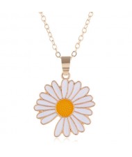 Summer Fashion Adorable Enamel Daisy Pendant Women Costume Necklace - White