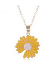 Summer Fashion Adorable Enamel Daisy Pendant Women Costume Necklace - Yellow