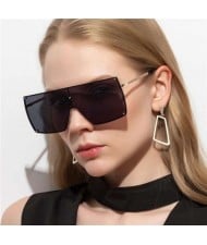 4 Colors Available Integrated Glass Design Oversized Frame Fashion Women/ Men Sunglasses