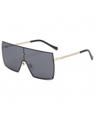 4 Colors Available Integrated Glass Design Oversized Frame Fashion Women/ Men Sunglasses