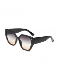 5 Colors Available Rivet Decorated Irregular Frame Unique Fashion Women Sunglasses